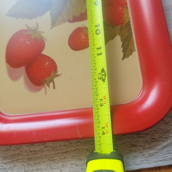 Vintage Metal Serving Trays Set Of 2 Strawberry Design Rectangular Red & Green - Picture 7 of 8